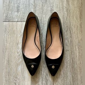 Tory Burch - pointed-toe black ballerinas